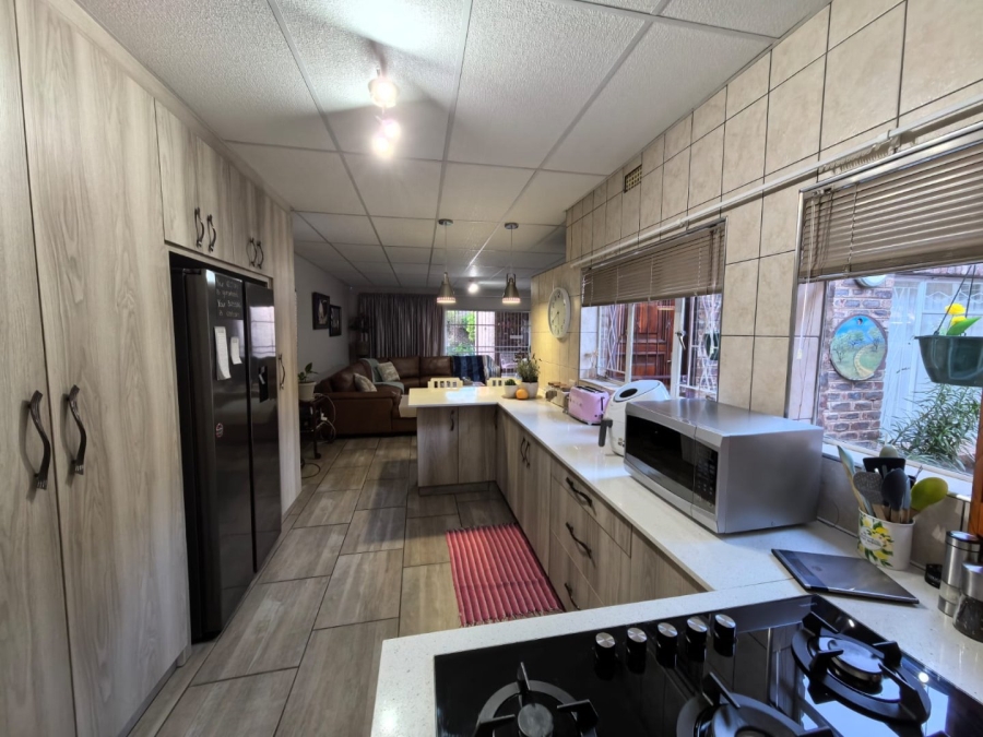 3 Bedroom Property for Sale in Rhodesdene Northern Cape